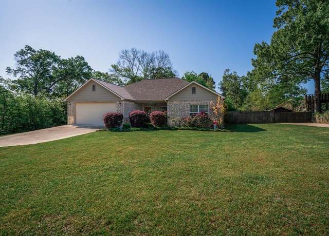 Property at 406 E Mari Beth Ln, White Oak, TX 75693, 3 beds, 2 baths