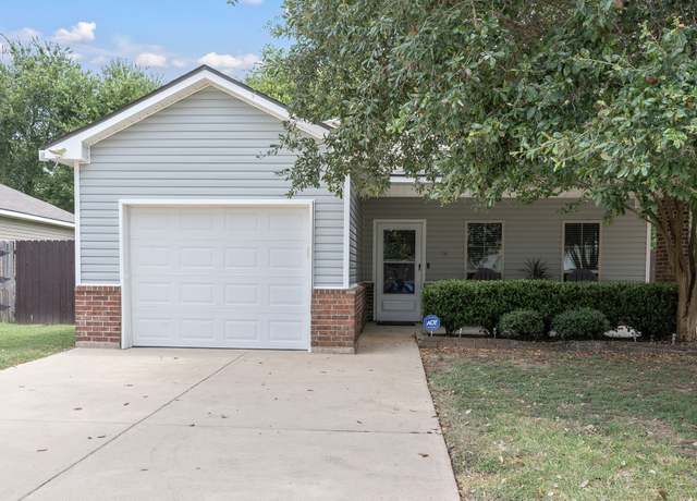 Property at 2520 Elkhorn Trl, Bryan, TX 77803, 3 beds, 2 baths