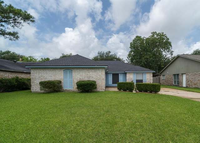 Property at 523 White Wing Ct, Dickinson, TX 77539, 3 beds, 2 baths