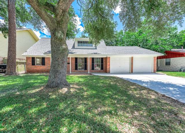 Property at 1822 Meadowview Dr, Alvin, TX 77511, 3 beds, 2 baths