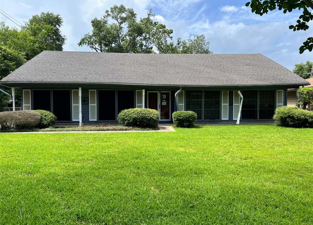 Property at 5530 Bristol Dr, Beaumont, TX 77707, 3 beds, 2 baths