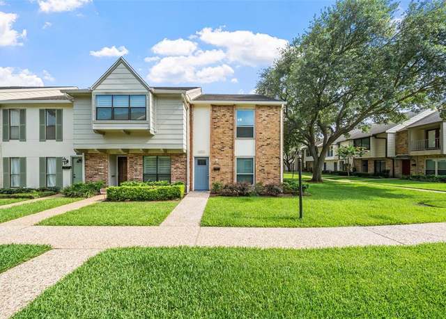Property at 10370 Longmont Dr, Houston, TX 77042, 2 beds, 2.5 baths