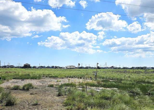 Property at 179 Tarpon St, Sargent, TX 77414
