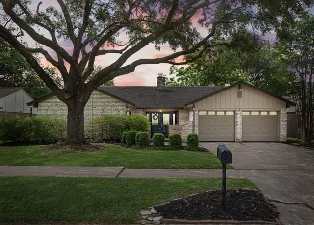 Property at 16442 Parksley Dr, Houston, TX 77059, 3 beds, 2 baths