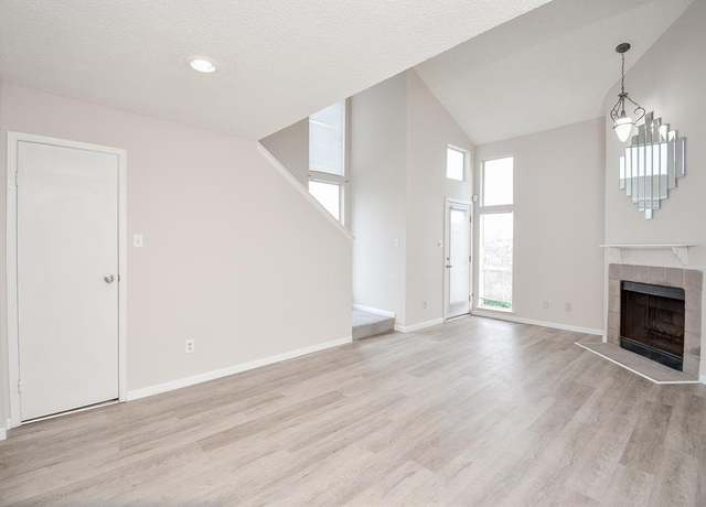 Property at 10855 Meadowglen Ln #721, Houston, TX 77042, 2 beds, 2 baths