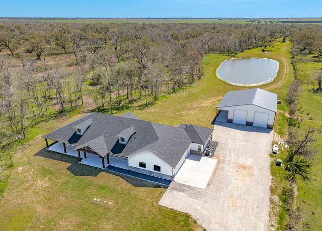 Property at 7827 County Road 400, Brazoria, TX 77422, 3 beds, 3.5 baths