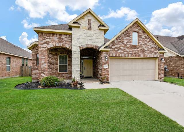 Property at 9311 Gilbert Hollow Dr, Rosenberg, TX 77469, 3 beds, 2 baths
