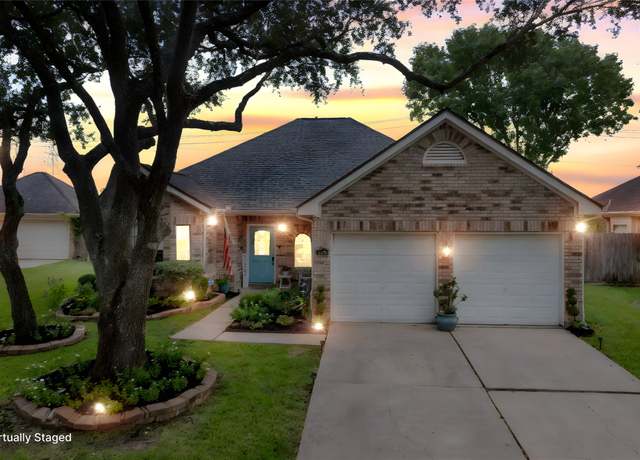 Property at 142 Bayou Bend Dr, League City, TX 77573, 3 beds, 2 baths