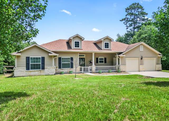 Property at 131 Dogwood Ln, Huntsville, TX 77320, 4 beds, 2 baths