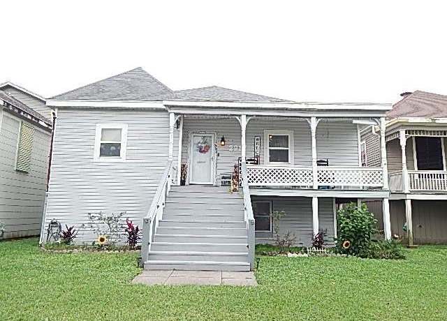 Property at 2917 Avenue P 1/2, Galveston, TX 77550, 2 beds, 1 bath