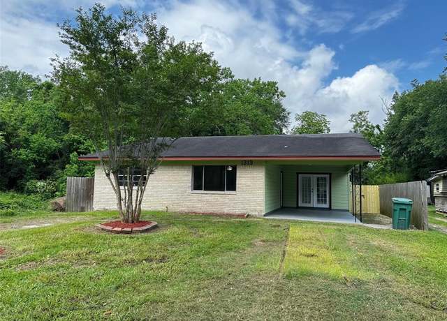 Property at 1313 2nd St, Orange, TX 77630, 3 beds, 2 baths