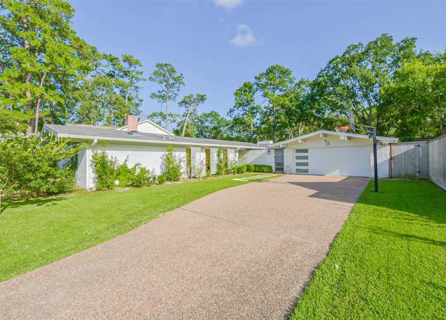 Property at 215 Sleepy Hollow Ct, Seabrook, TX 77586, 4 beds, 3 baths