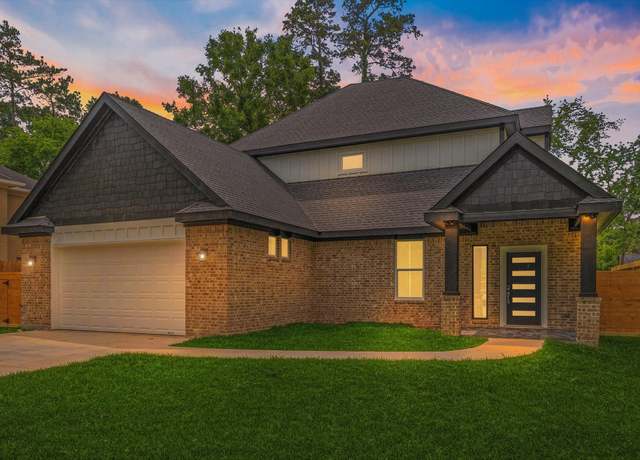 Property at 1521 Glen Oak Dr, Conroe, TX 77385, 3 beds, 3.5 baths