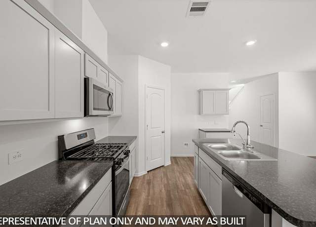 Property at 5450 Pinetree Crescent Ln, Spring, TX 77373, 5 beds, 3 baths