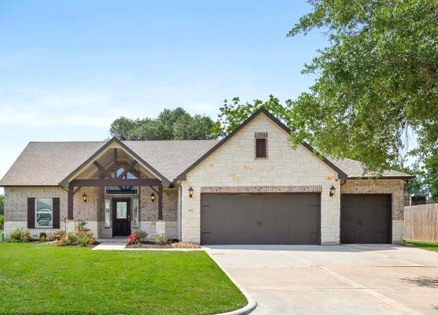 Property at 422 Twin Lakes Blvd W, West Columbia, TX 77486, 4 beds, 2 baths
