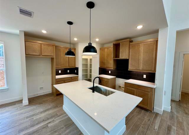 Property at 16446 Elk Meadow Dr, Conroe, TX 77302, 4 beds, 3.5 baths