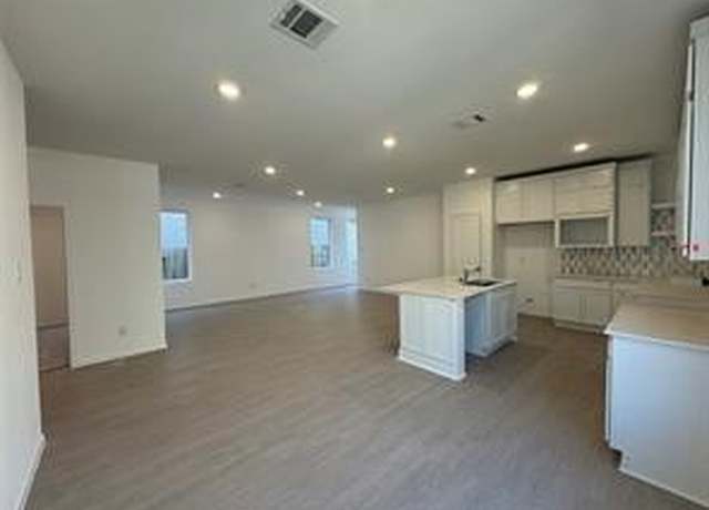 Property at 804 Capracotta Dr, Huffman, TX 77336, 3 beds, 2.5 baths