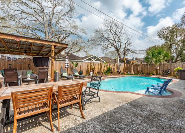 Property at 16023 Copper Canyon Dr, Friendswood, TX 77546, 3 beds, 2 baths