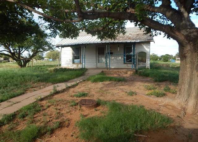 Property at 650 S 6th St, Slaton, TX 79364, 3 beds, 1 bath