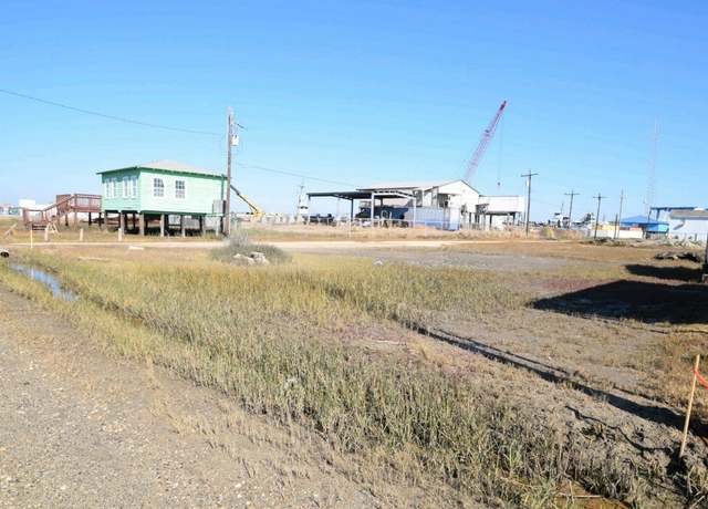 Property at 1400 14th St, Port Bolivar, TX 77650