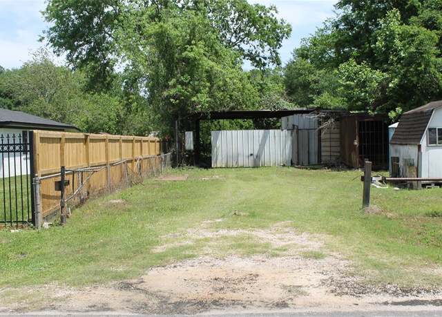 Property at 7912 Observatory St, Houston, TX 77088