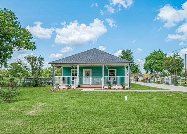 Property at 8705 W 1st St, Needville, TX 77461, 3 beds, 2 baths