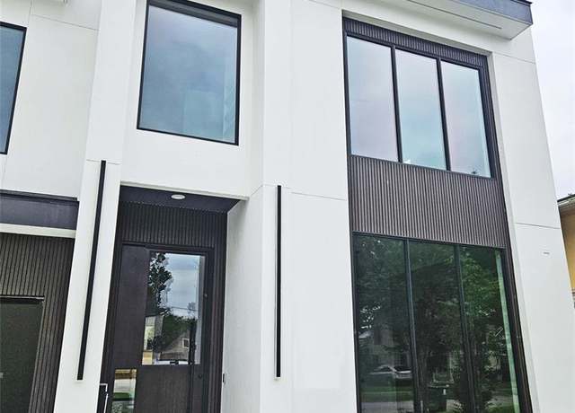 Property at 1014 Gardenia Dr, Houston, TX 77018, 4 beds, 4.5 baths