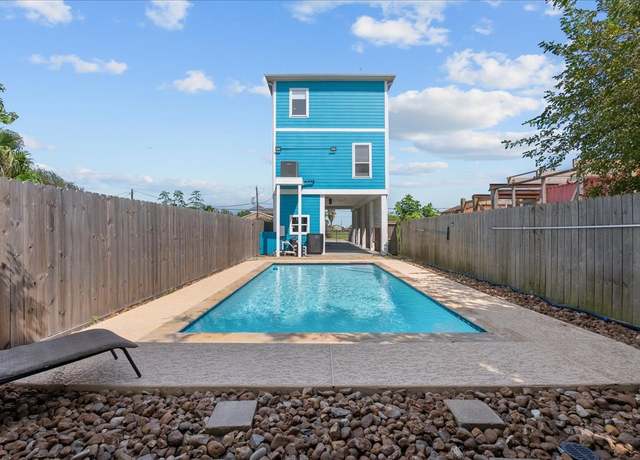 Property at 1012 22nd St Unit D, Dickinson, TX 77539, 3 beds, 3 baths