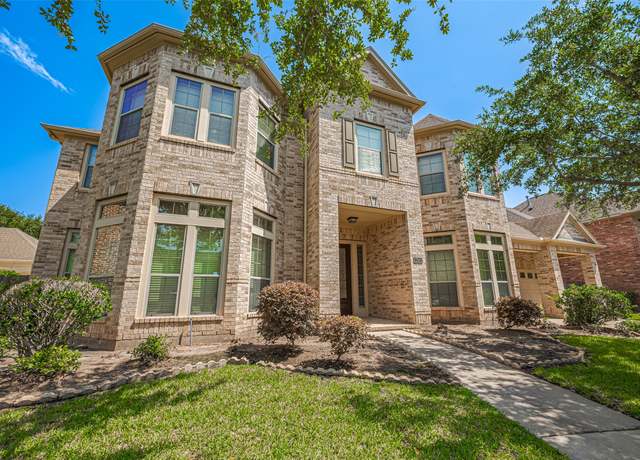 Property at 7611 Herndon Pl, Sugar Land, TX 77479, 5 beds, 3.5 baths