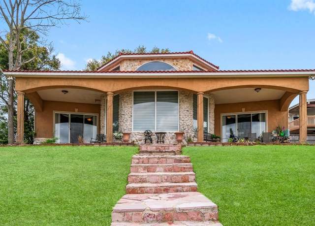 Property at 55 Lakeway Dr, Coldspring, TX 77331, 2 beds, 2.5 baths