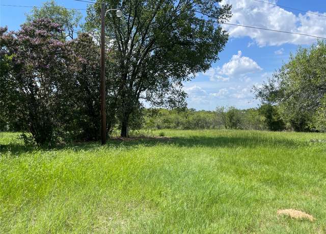 Property at 390 Bell Rd, Seguin, TX 78155, 2 beds, 1.5 baths