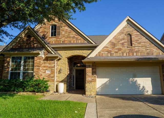 Property at 10011 Lakeside Gables Dr, Houston, TX 77065, 5 beds, 4 baths