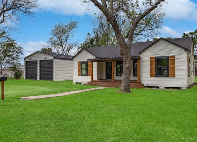Property at 424 Cora St, Clute, TX 77531, 3 beds, 2 baths