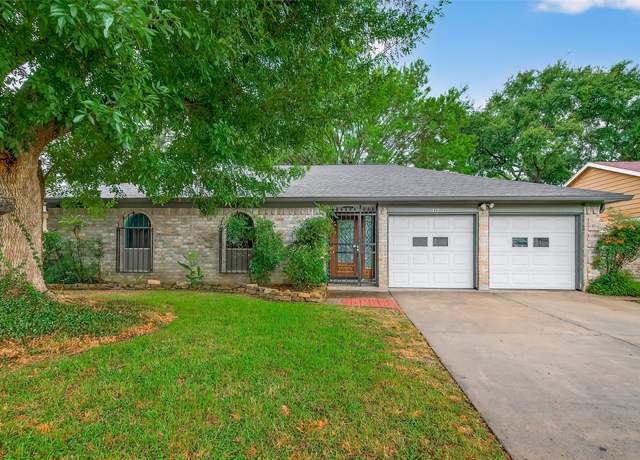 Property at 11519 South Dr, Houston, TX 77099, 3 beds, 2 baths