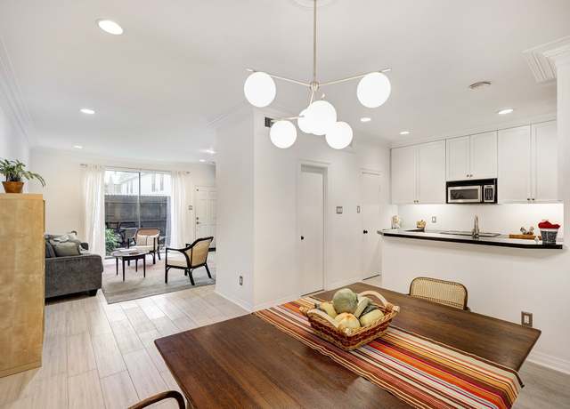 Property at 1201 Mcduffie St #198, Houston, TX 77019, 2 beds, 2.5 baths