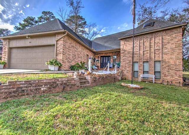 Property at 52 Cherry Hill Dr, Conroe, TX 77304, 3 beds, 2.5 baths