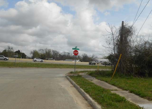Property at 5210 Wayne St, Houston, TX 77026