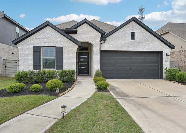 Property at 4626 Crest Hill Dr, Manvel, TX 77578, 4 beds, 3 baths