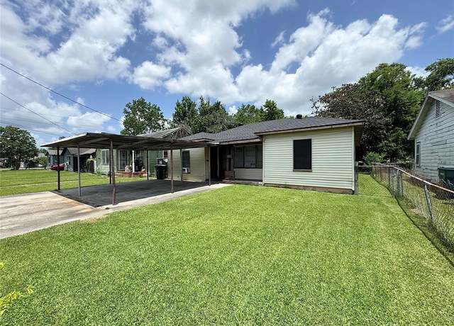 Property at 2066 Earl St, Beaumont, TX 77703, 3 beds, 2 baths
