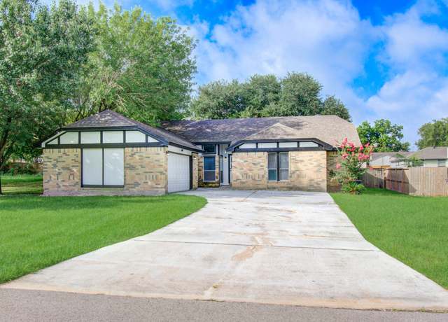 Property at 13215 Bunker Hill Dr, Willis, TX 77318, 3 beds, 2 baths
