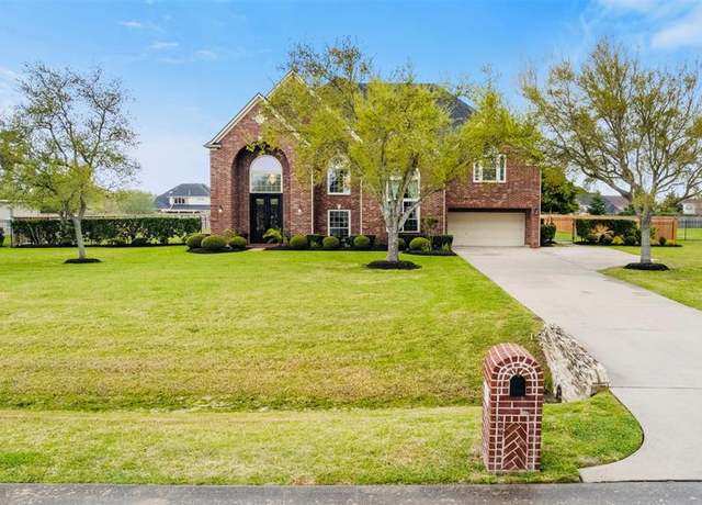 Property at 1810 Portglen Dr, League City, TX 77573, 5 beds, 3.5 baths