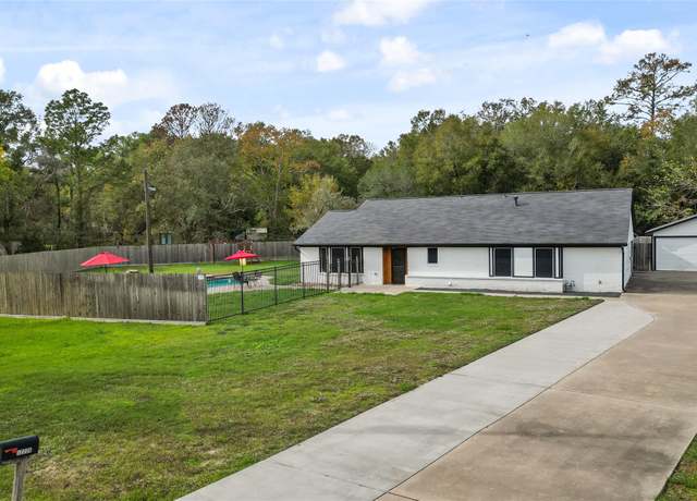 Property at 12226 Oak Ln, Dickinson, TX 77539, 4 beds, 2 baths