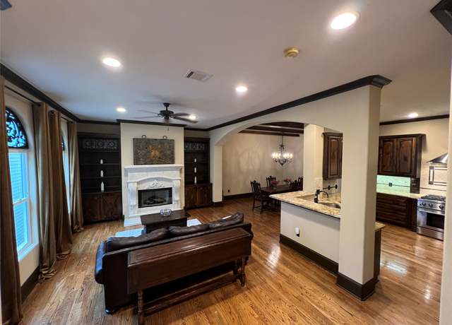 Property at 1241 W 24th St Unit C, Houston, TX 77008, 3 beds, 3.5 baths