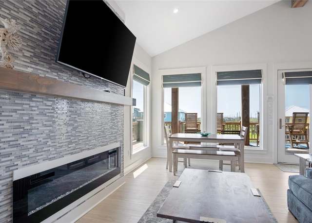 Property at 986 Bolivar Dunes Blvd, Gilchrist, TX 77617, 4 beds, 3 baths