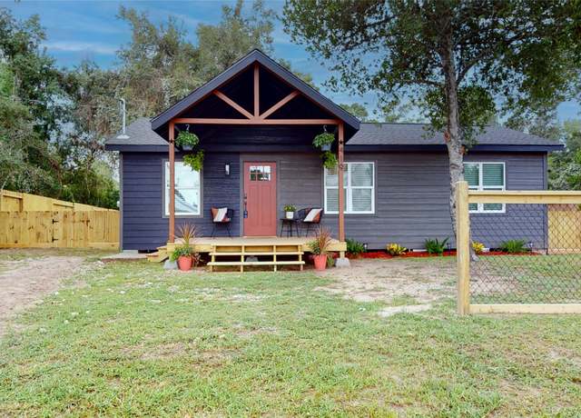 Property at 419 Clay St, Richmond, TX 77469, 3 beds, 2 baths