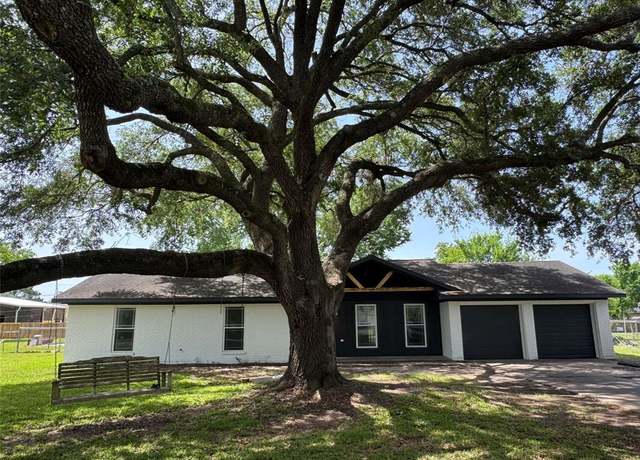Property at 111 Tower Dr, Friendswood, TX 77546, 3 beds, 2 baths
