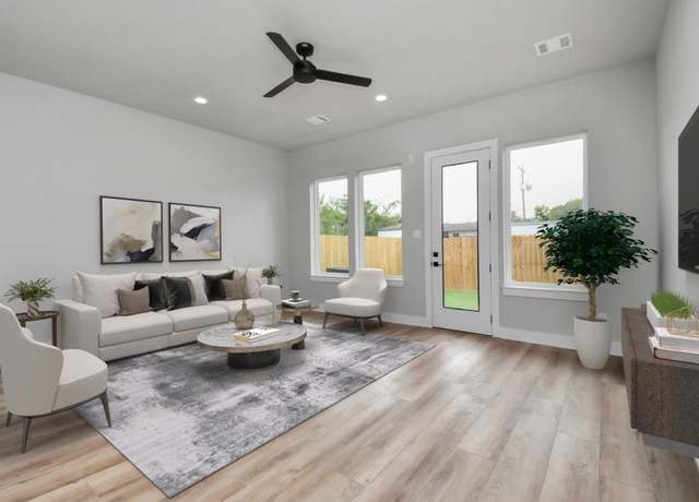 Property at 6817 Peerless St, Houston, TX 77021, 3 beds, 2.5 baths