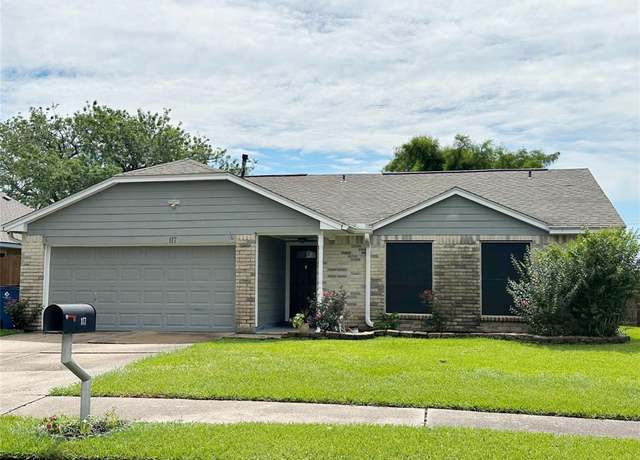 Property at 117 Lasso St, Angleton, TX 77515, 3 beds, 3 baths