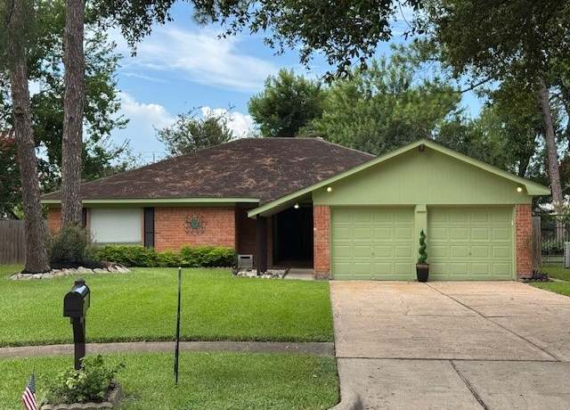 Property at 2314 Bradford Dr, Missouri City, TX 77489, 3 beds, 2 baths