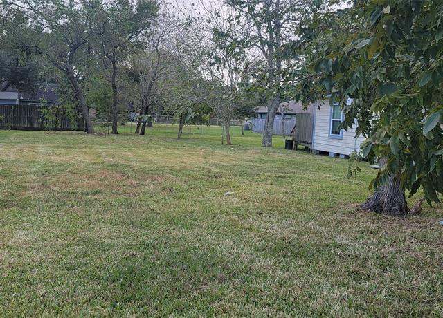 Property at 4812 35th St, Dickinson, TX 77539